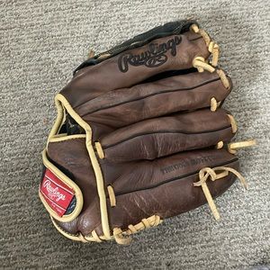 Rawlings leather baseball mitt